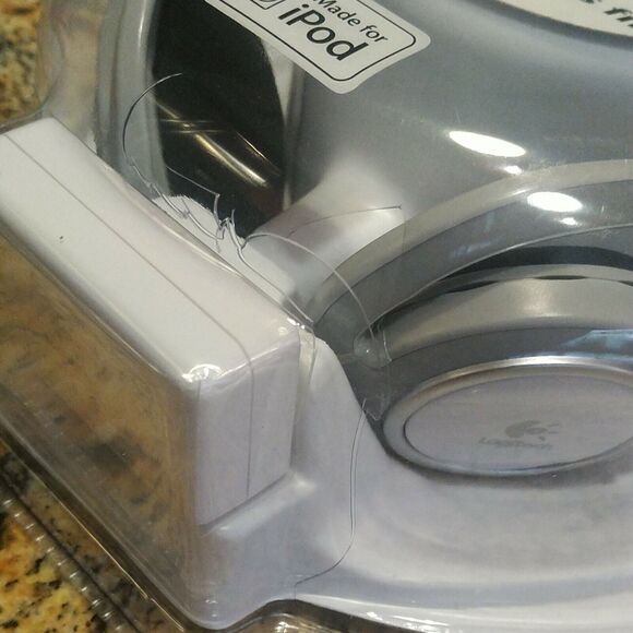 Logitech Wireless Headphones for the iPod - Model 980397-0403 - Sealed - Picture 8 of 9